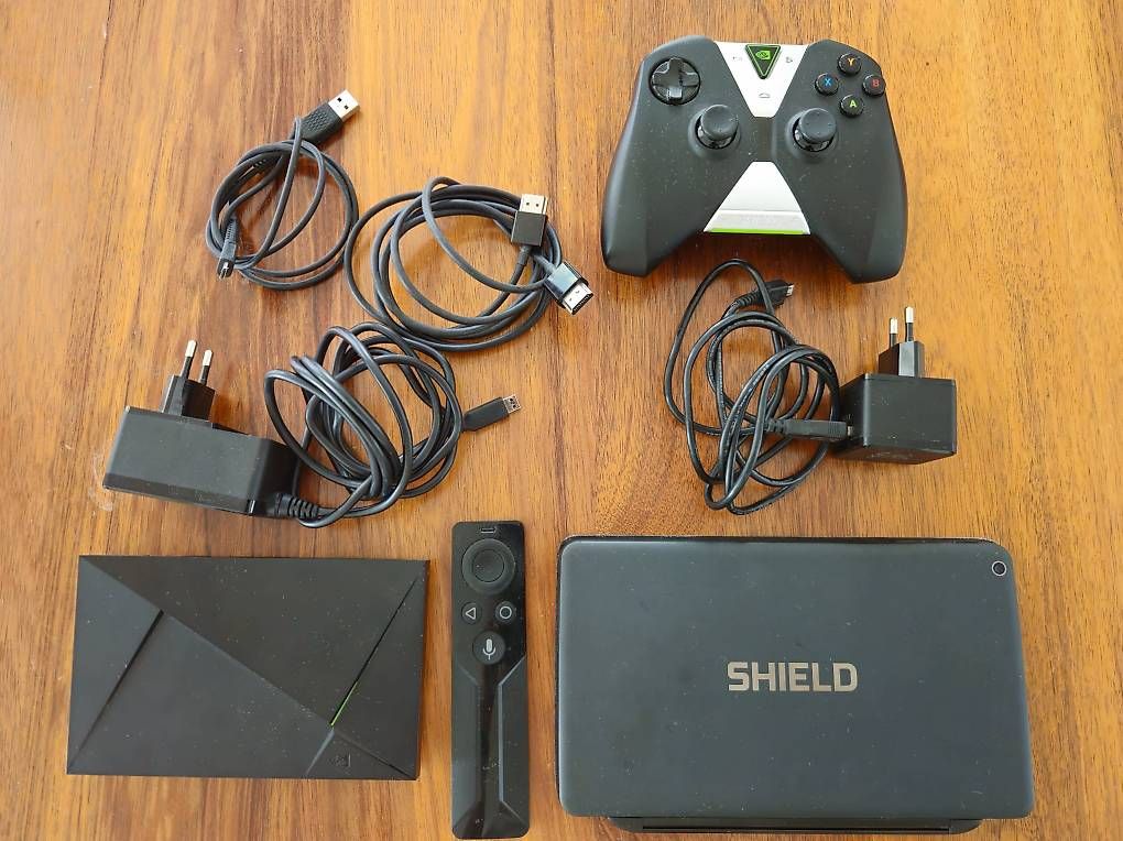 Tablettes PC: NVIDIA Shield Mega-Bundle: Shield TV (2017)+Tablet K1+Joypad – D'occasion à Ebikon par swi_j5cw