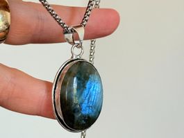 Collier labradorite, élégant et tendance ✨