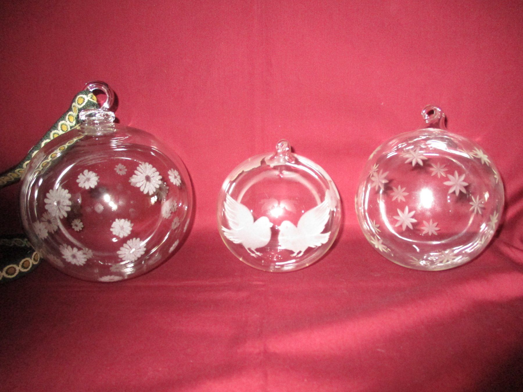 Tutte le decorazioni: Glas-Kugeln 3 Stück, handgeritzt, glasklar – Usato da Berikon venduto da Splendida43