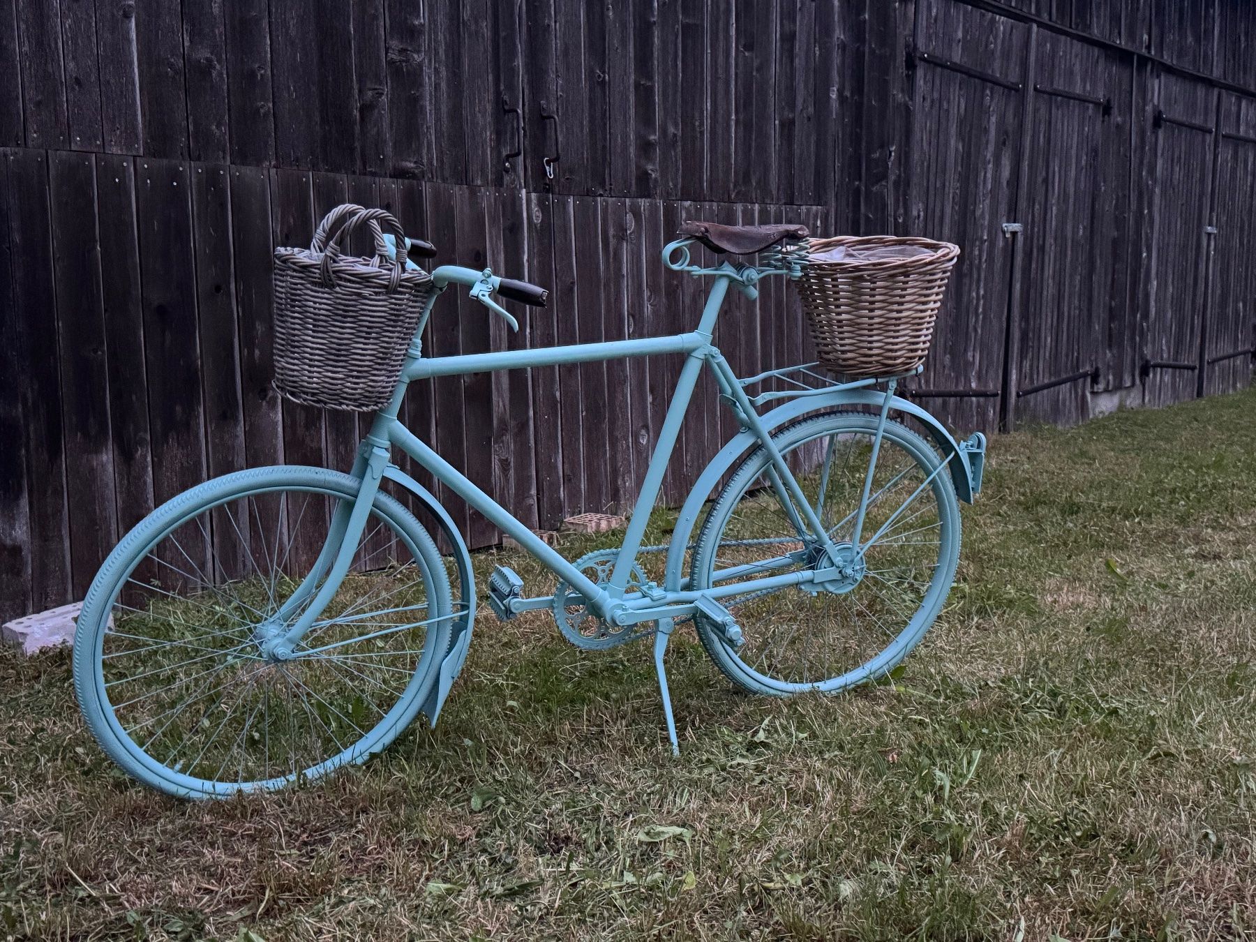 Tutte le decorazioni: Hellblaues dekoratives Gartenfahrrad mit Körben – Nuovo (secondo la descrizione) da Bilten venduto da skr_lf82