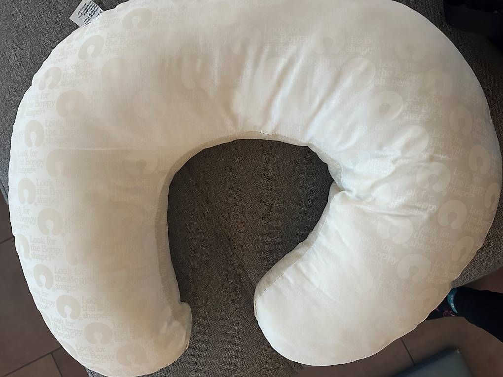 Boppy Cuscini: Boppy Stillkissen – Usato da Grosswangen venduto da ang_z82c 4