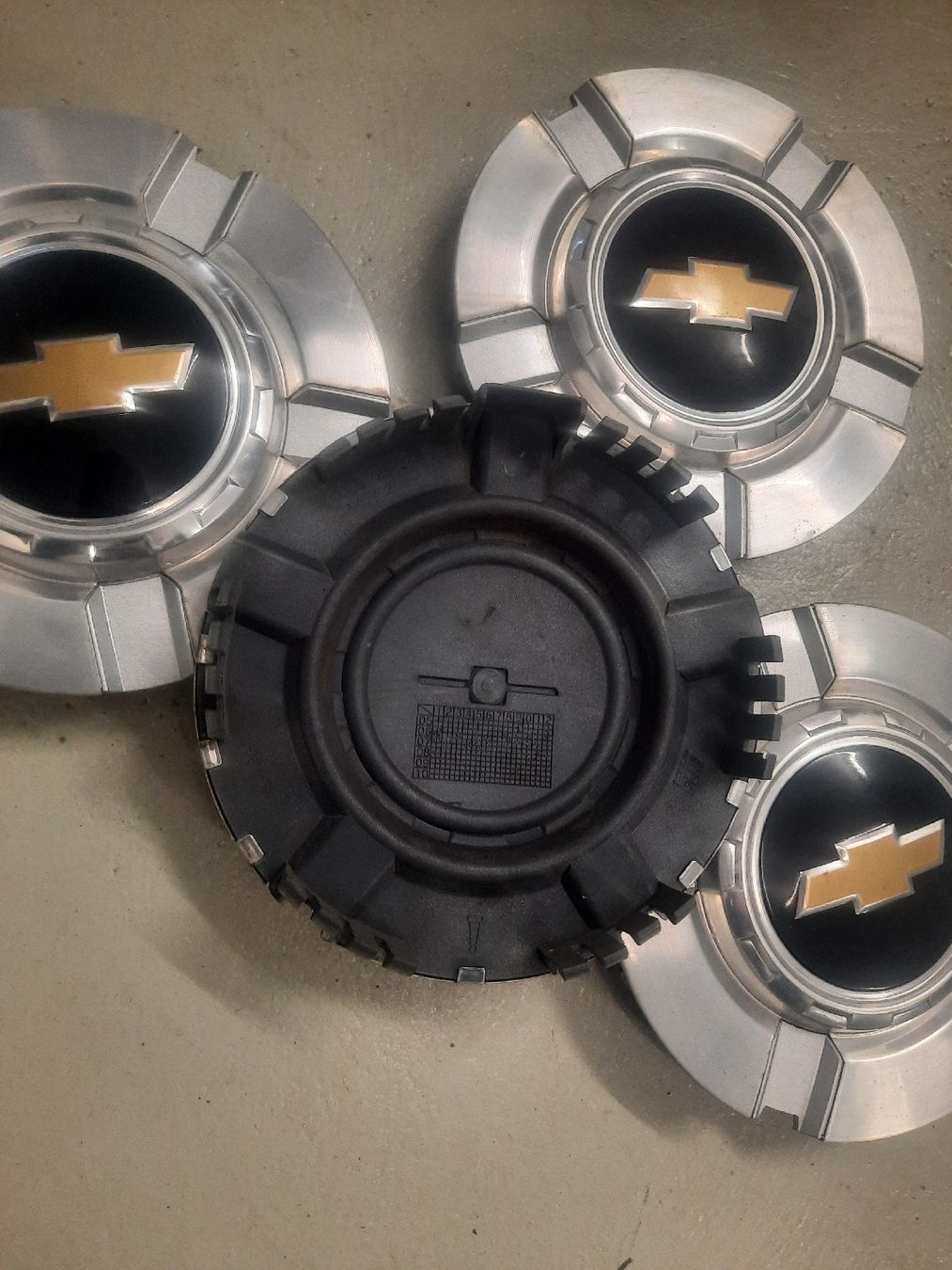 Chevrolet Cerchioni: Original Chevy Felgen Mitteldeckel – Usato da Zofingen venduto da Migiskau 2