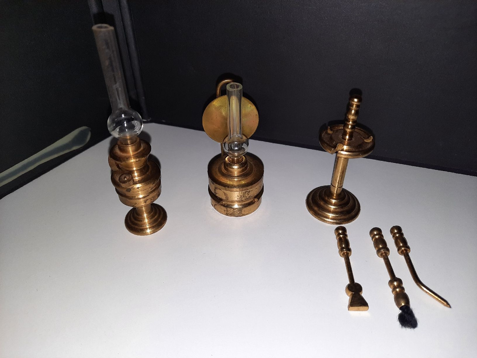Case e mobili per bambole: oggetti arredo casa bambole in ottone – Usato da Biasca venduto da Old_6blh 3