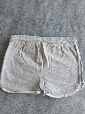 Coole, graue Shorts, Gr. 146/152