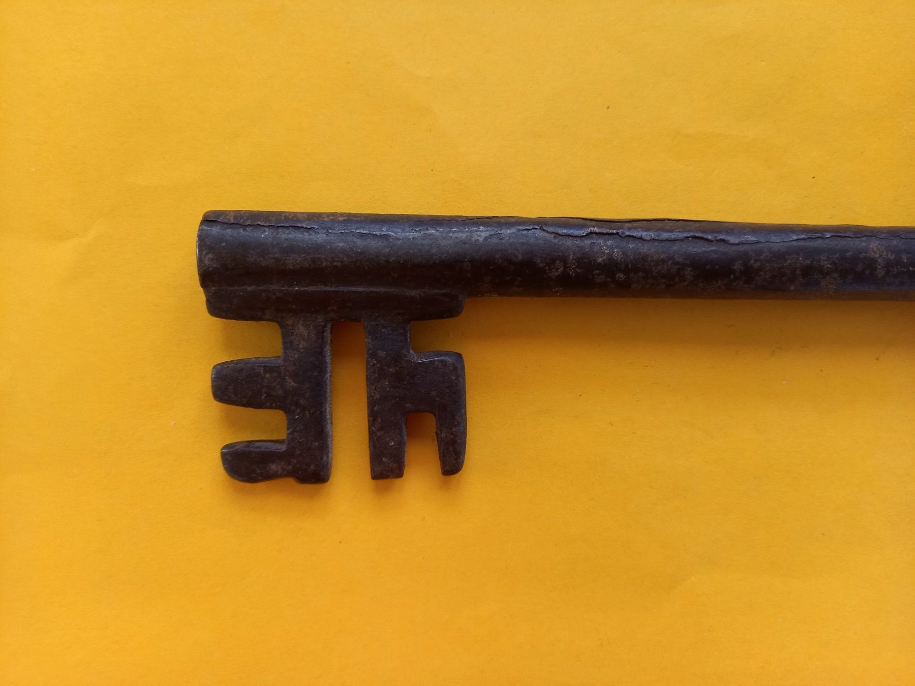Chiavi: Clef ancienne en fer forgé – Usato da Rossens FR venduto da Souris1 2