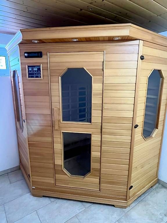 Saunas & Accessoires: Infrarot-Sauna GRATIS! – Défectueux à Halden par asc_svq6