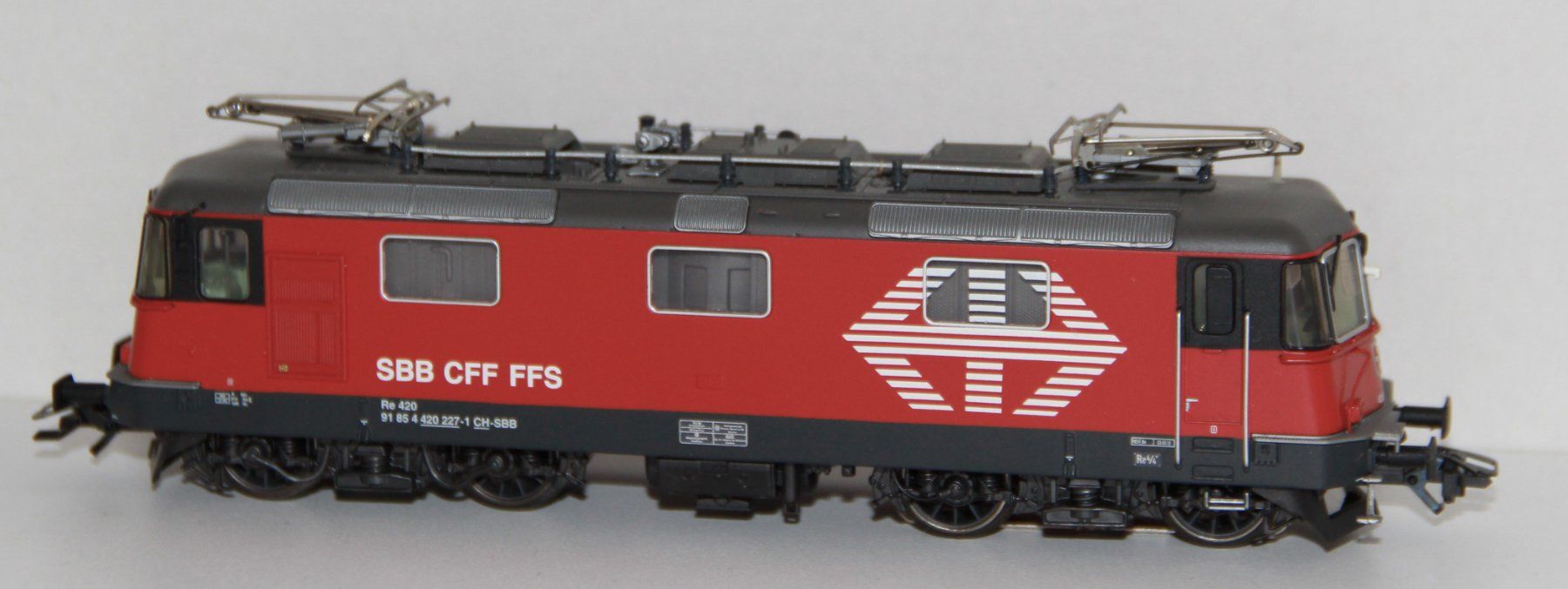 Märklin 37347 - E-Lok RE420 Lion - MFX Digital/sound .... (Gebraucht ...