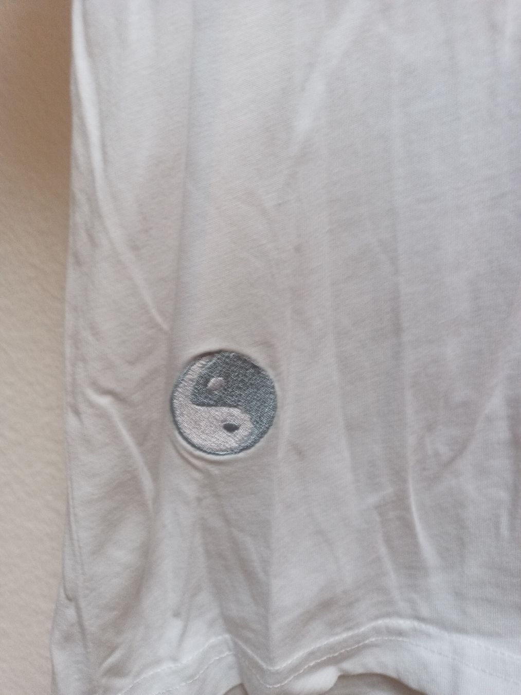 RVCA T-Shirts: RVCA Shirt Lady M – Gebraucht aus Dübendorf von selestrine 2