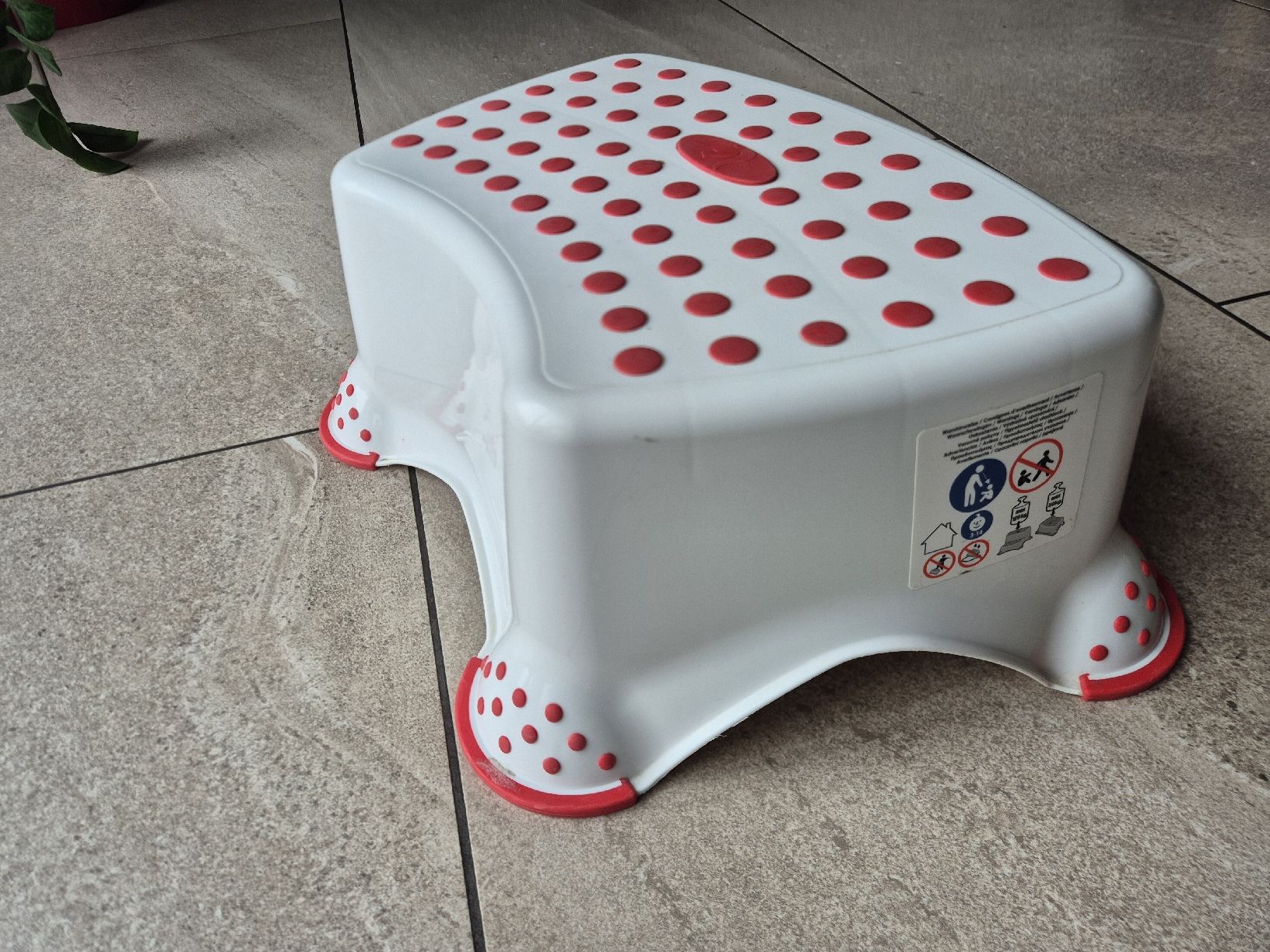 Hocker: Kinderschemel  – Gebraucht aus Frauenfeld von Dragonheart 3
