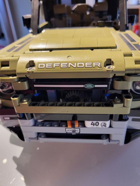 LEGO Defender wie neu! (Gebraucht) in Reinach AG für CHF 55 – nur ...