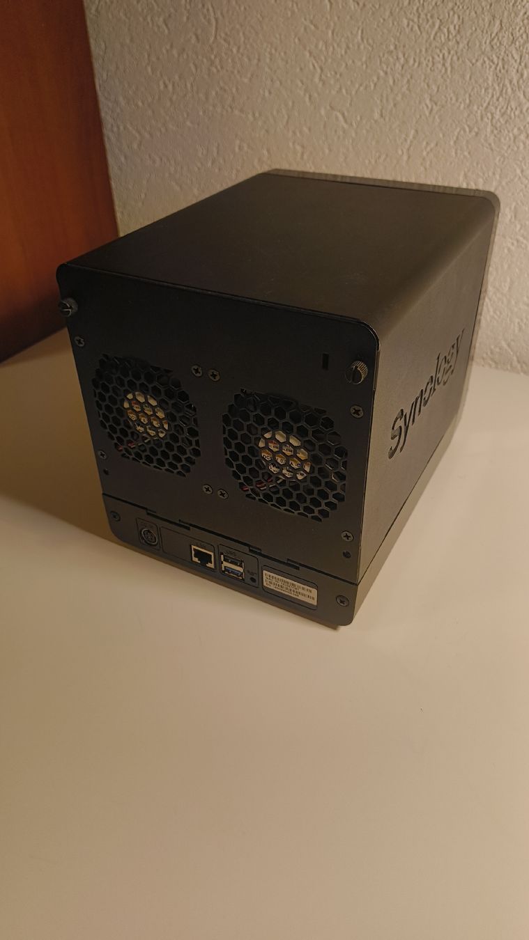 Synology Server: Synology DS414j – Usato da Lausanne venduto da Cedric. 2