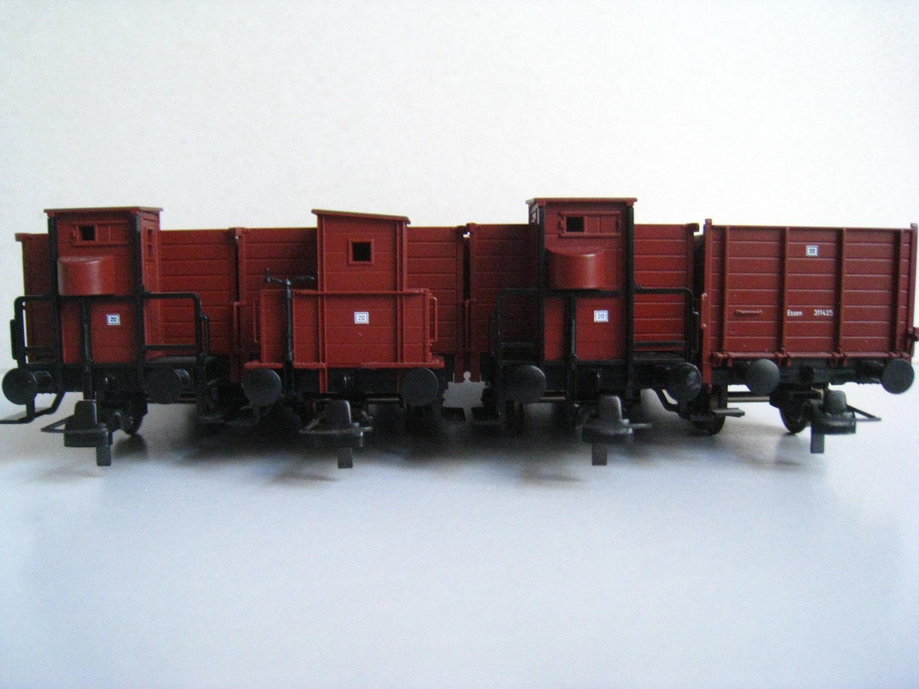 Fleischmann Modellini di ferrovie: Fleischmann-Kohlenwagen-Set, 4 verschiedene Kohlewagen – Usato da Buchs ZH venduto da swiss-train 8