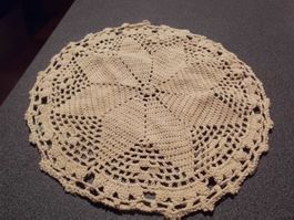 Deckeli hellbraun, Blume, Durchmesser ca. 23 cm