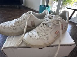 Sneakers Veja V-10 white silver leather 37