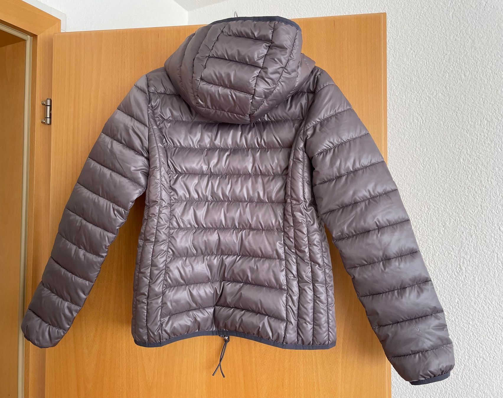 Giacche: Neuwertige Jacke – Nuovo (secondo la descrizione) da Mauren venduto da ste_t6yg 1
