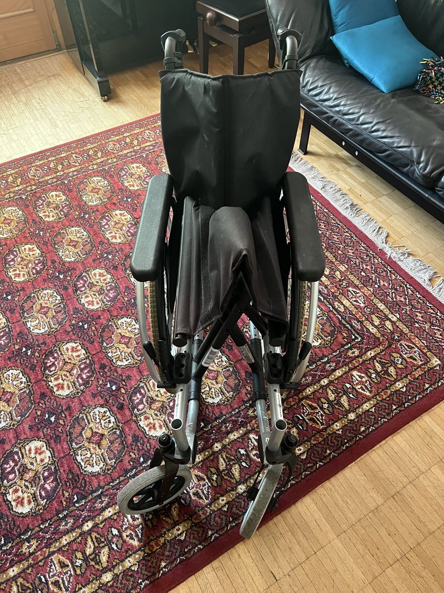 Chaises roulantes: Rollstuhl Breezy – D'occasion à Zürich par susan63 1