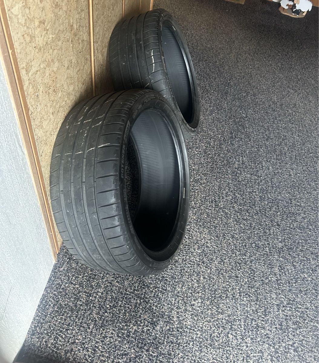 Bridgestone Pneus & Roues: Bridgestone 235 35 19 – D'occasion à ulisbach par efbtr 1