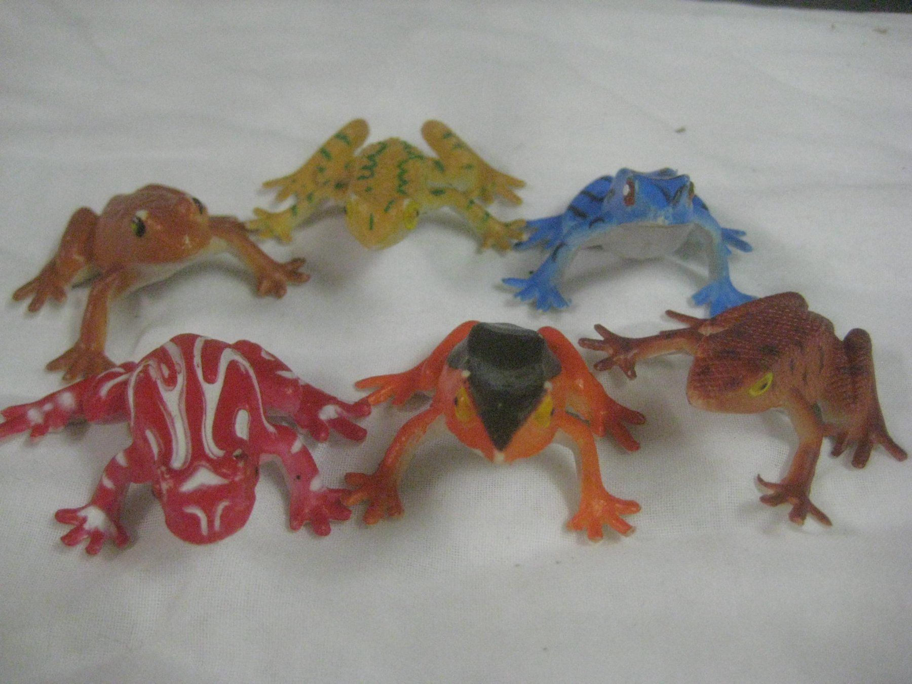 Figurines: FRÖSCHE  IN DIV  FARBEN – Neuf (Voir description) à Uster par flocke1