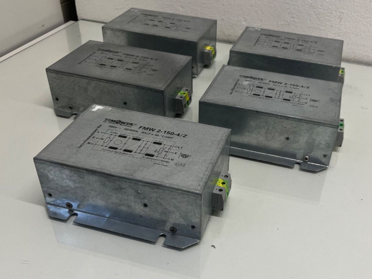 Altro Materiale elettrico: 5 Stück Netzfilter 250 AC 4A – Usato da Niederdorf venduto da LeptonAG 4