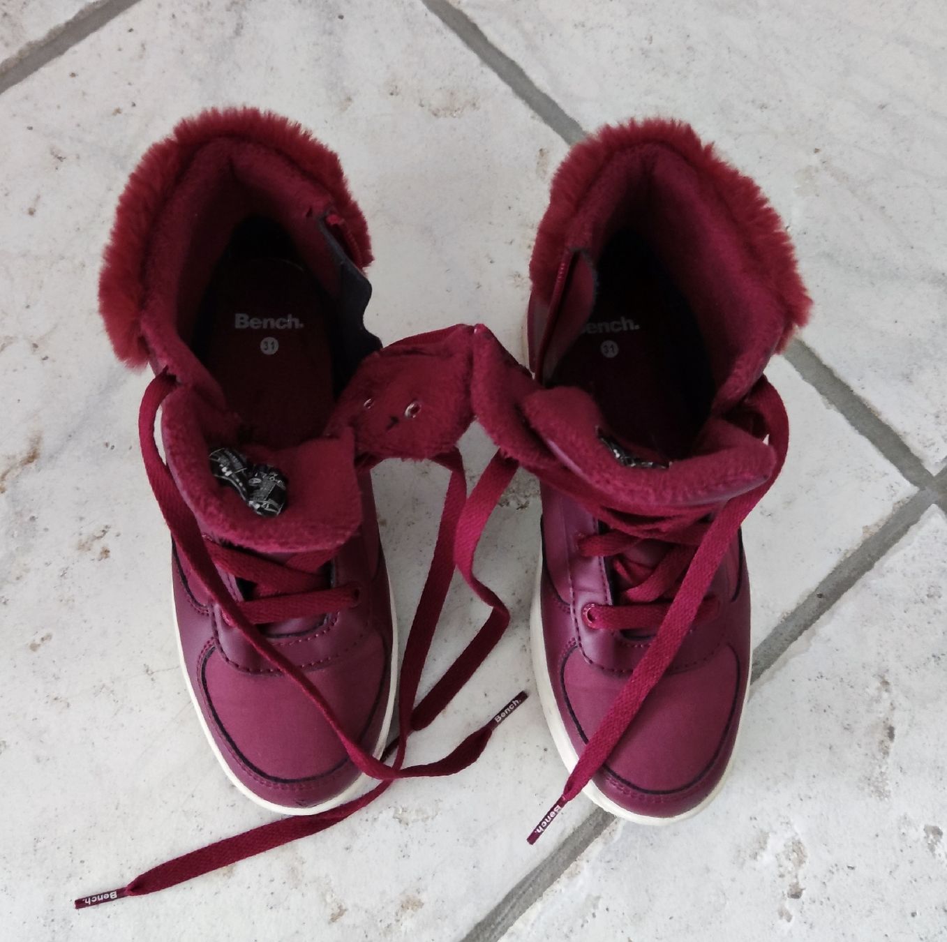 Bench Scarpe per ragazze: Bench Mädchenschuh Grösse 31 – Usato da Chur venduto da Rodanisa 2