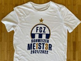 Kleiderpaket: 2x Pullover / 2x T-Shirt "FC Zürich" (FCZ)