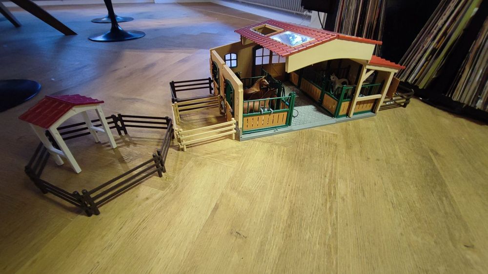 Schleich Pferdestall mit 8 Pferden | Kaufen auf Ricardo