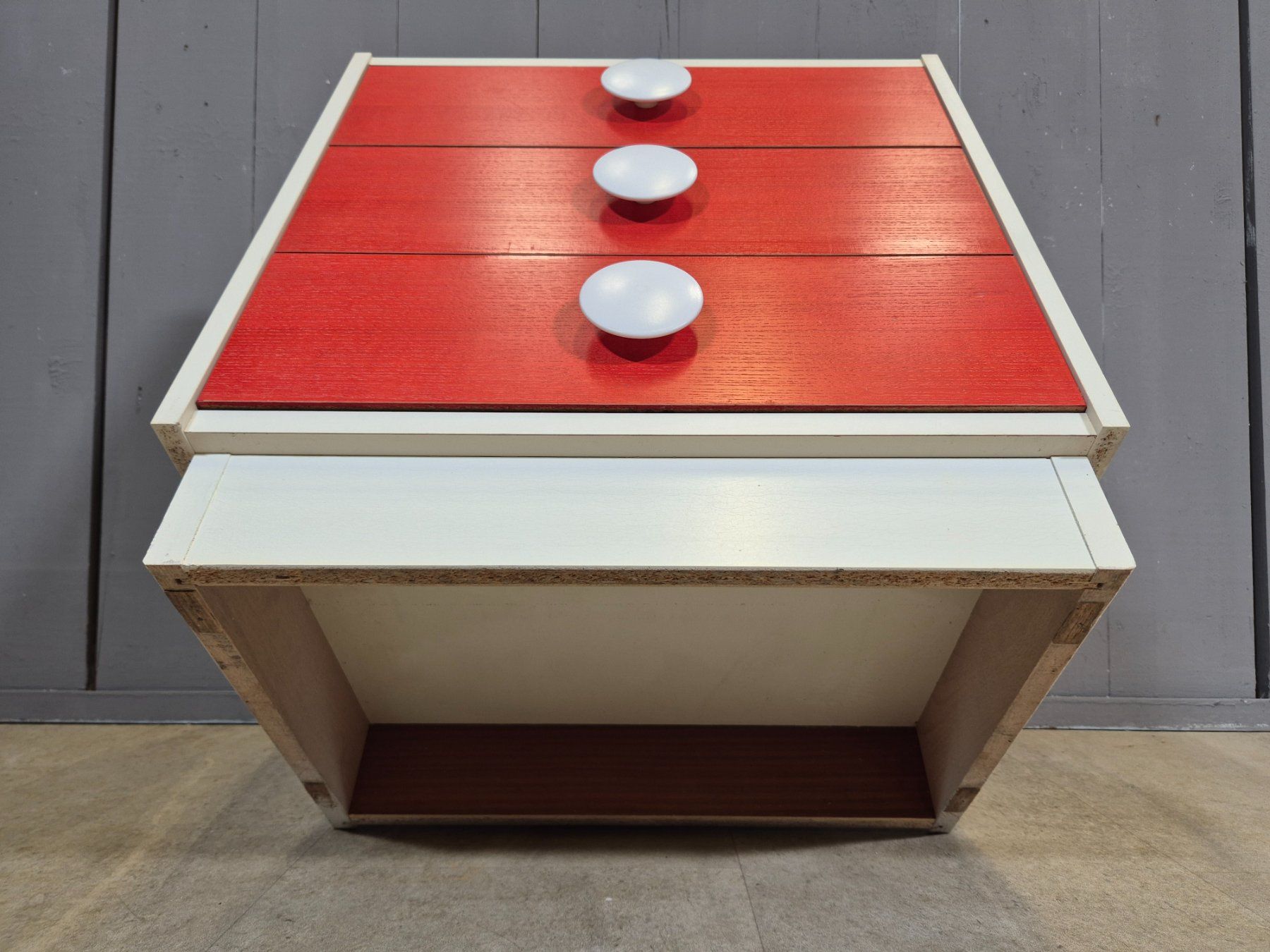 Nachttische: Vintage 1970 Schubladenkommode Massive Nachttisch Holz – Gebraucht aus Nottwil von Wondewa-Shop 5