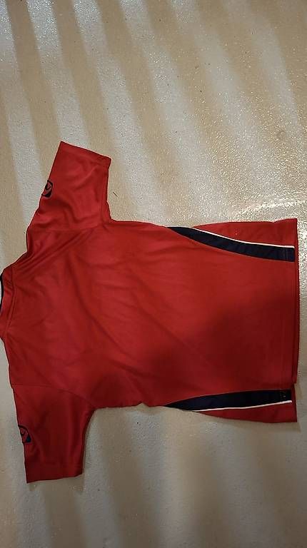 T-shirt: Divisa sportiva – Usato da Losone venduto da jan_8svf
