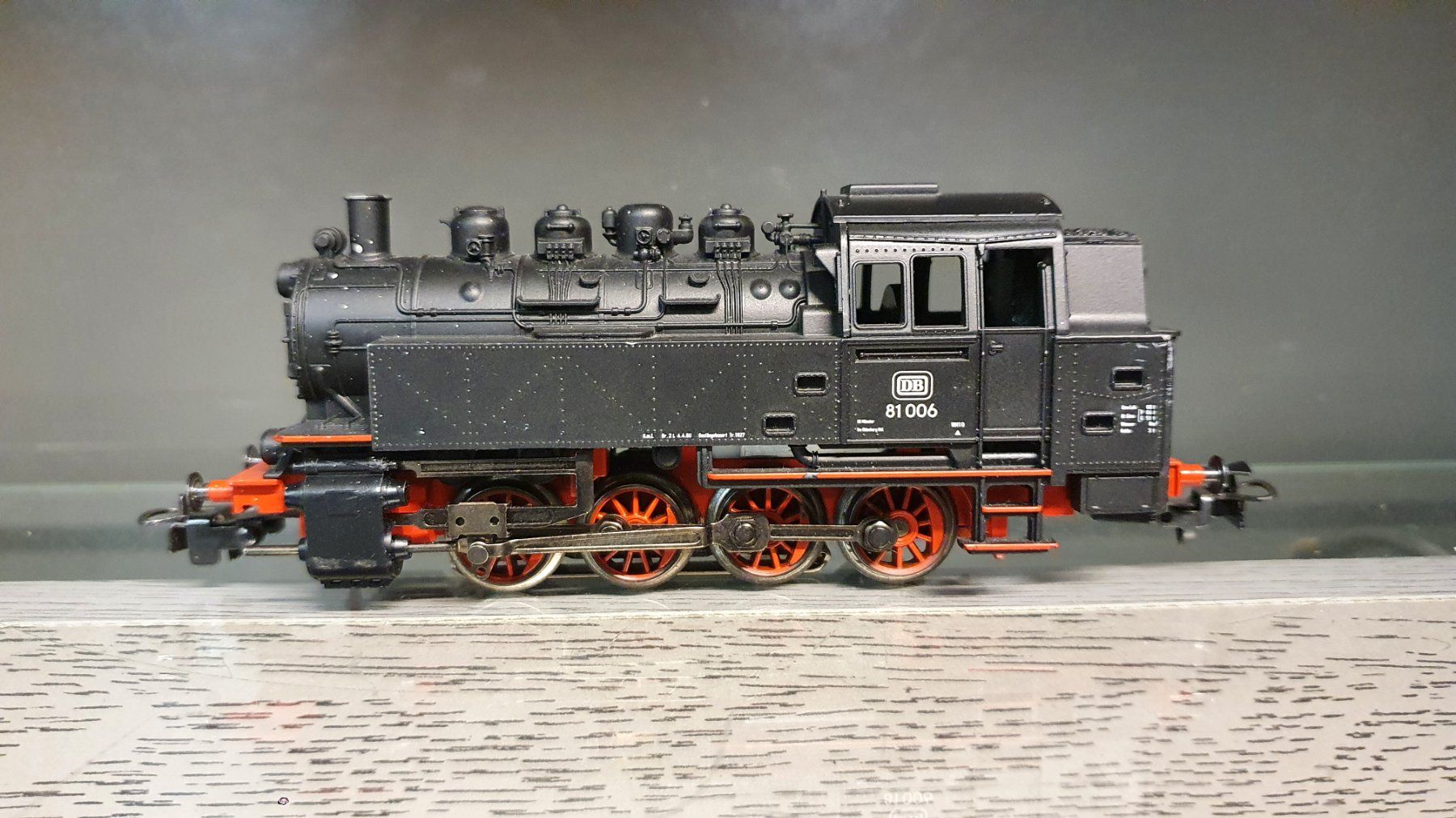 Märklin Modellini di ferrovie: MÄRKLIN: DB TENDERDAMPFLOK BR 81 DIGITAL – Usato da Biglen venduto da taunus82