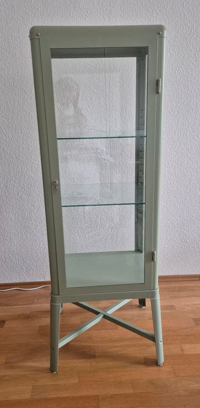 Ikea Vetrine: Ikea Fabrikör Vitrine – Usato da Beromünster venduto da Cane18corso 2