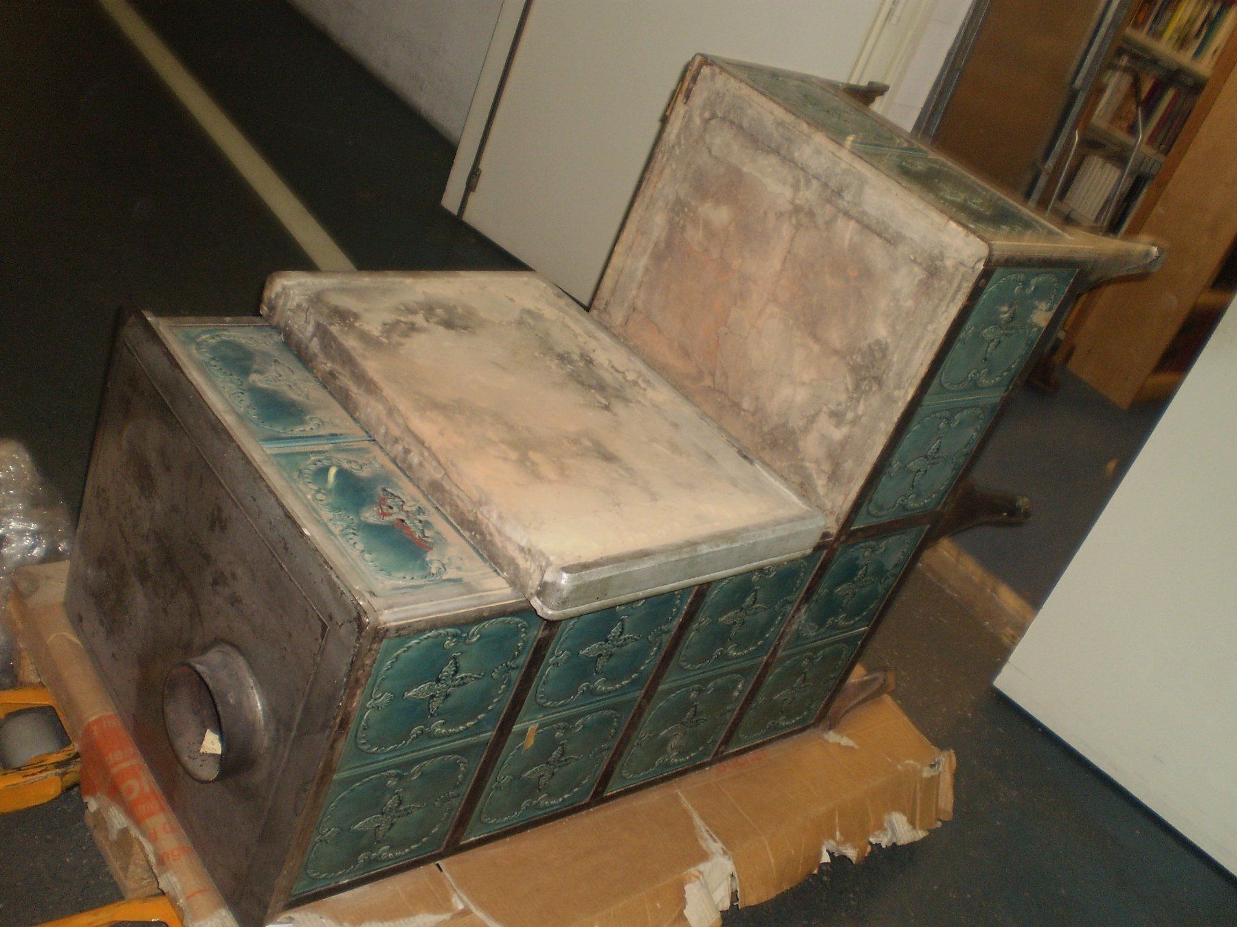 Altri mobili d'antiquariato: Kachelofen mit Sitzbank – Usato da Lenzburg venduto da strebeck 3