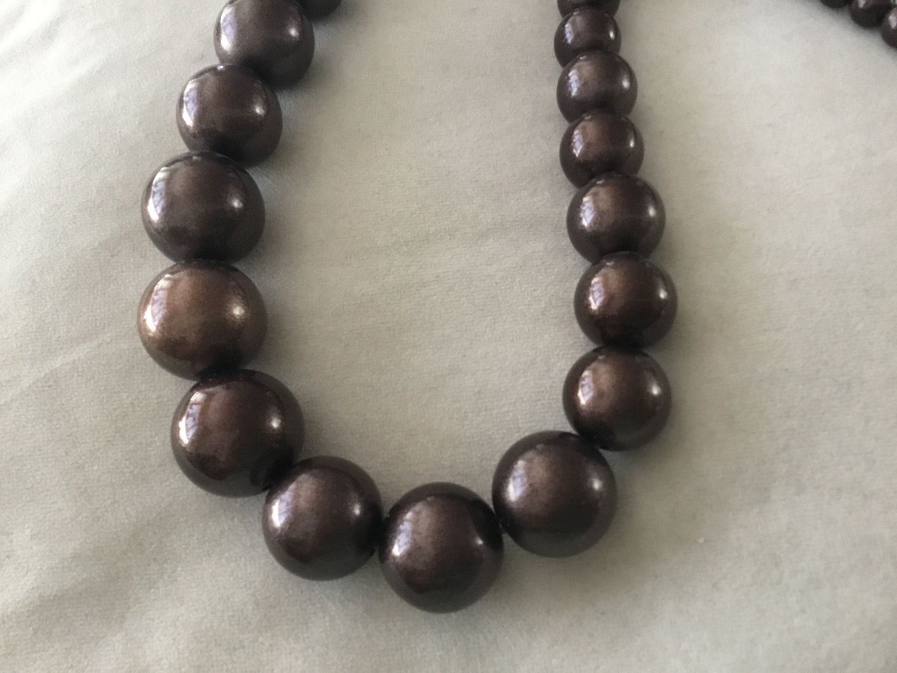 Catenine: Collier long perles burnes brillantes – Nuovo (secondo la descrizione) da Le Landeron venduto da nic_8hd5 1