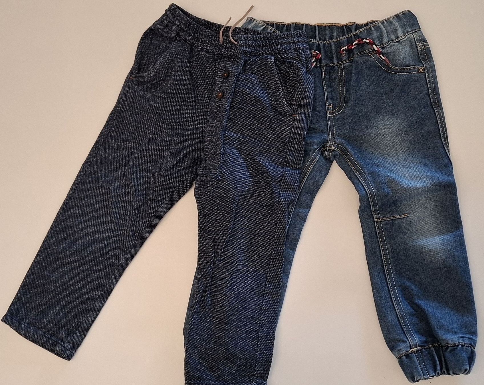Pantaloni: 2 Kinderhosen Set blau Grösse 98 – Usato da Balzers venduto da bomeranza_96