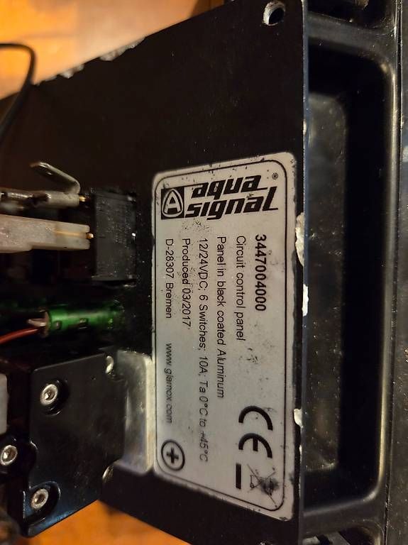 Steuerung: Aqua Signal, Control Panel 6fach 12/24V Marineschalter – Gebraucht aus Oberbalm von Drake60 5