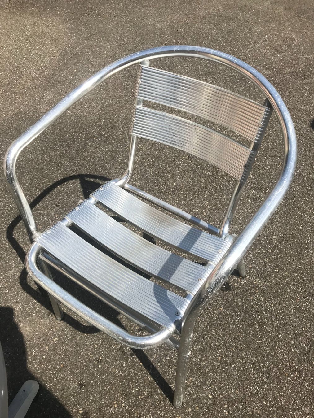 Stühle: 4 Stapelbare Balkonstühle NOA Aluminium Silber – Gebraucht aus Opfikon von Sonnenuntergang12