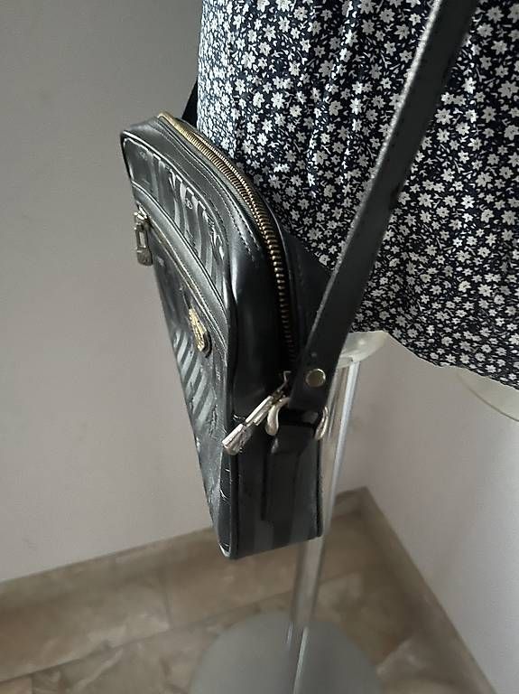 Taschen für Damen: Maison Mollerus Umhängetasche – Gebraucht aus Dietikon von Nissaa 1