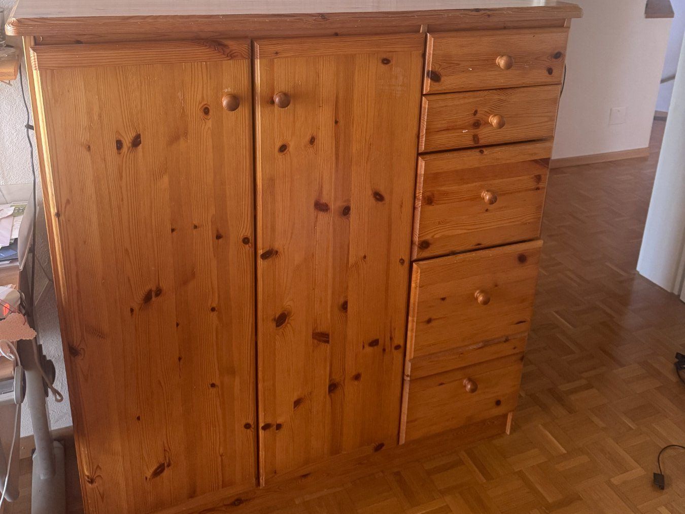 Commodes: Kleider Komode125x41x128cm – D'occasion à Ehrendingen par lau_67n6