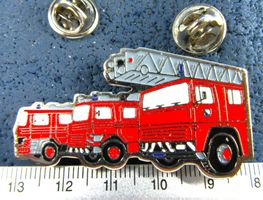 3FEUERWEHR LKW's AUF 1 2NÄGEL-PIN GEPRÄGT KANTON ZÜRICH
