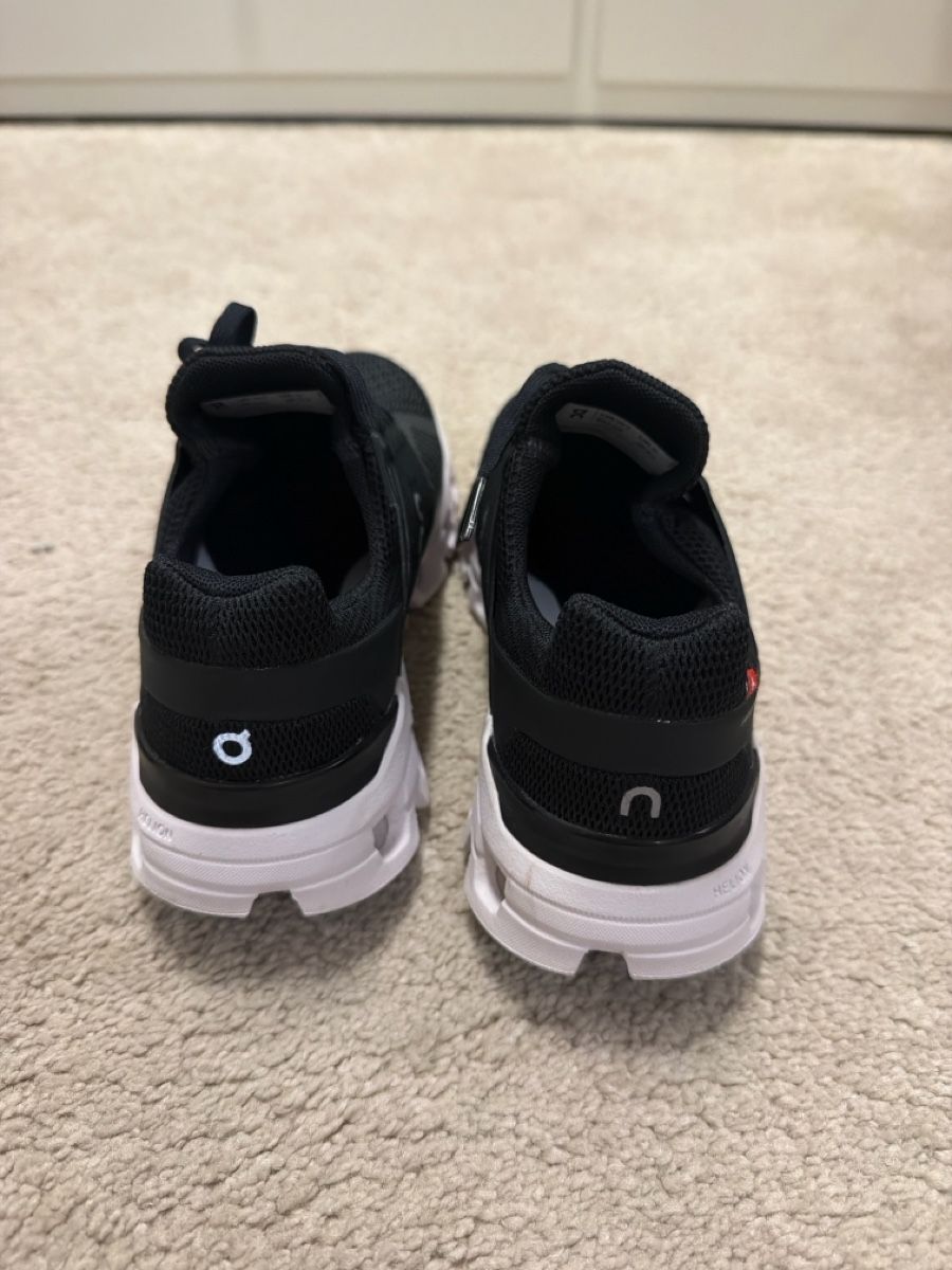 On Scarpe da donna: ON Schuhe  – Usato da Emmenbrücke venduto da streetfighter27 1