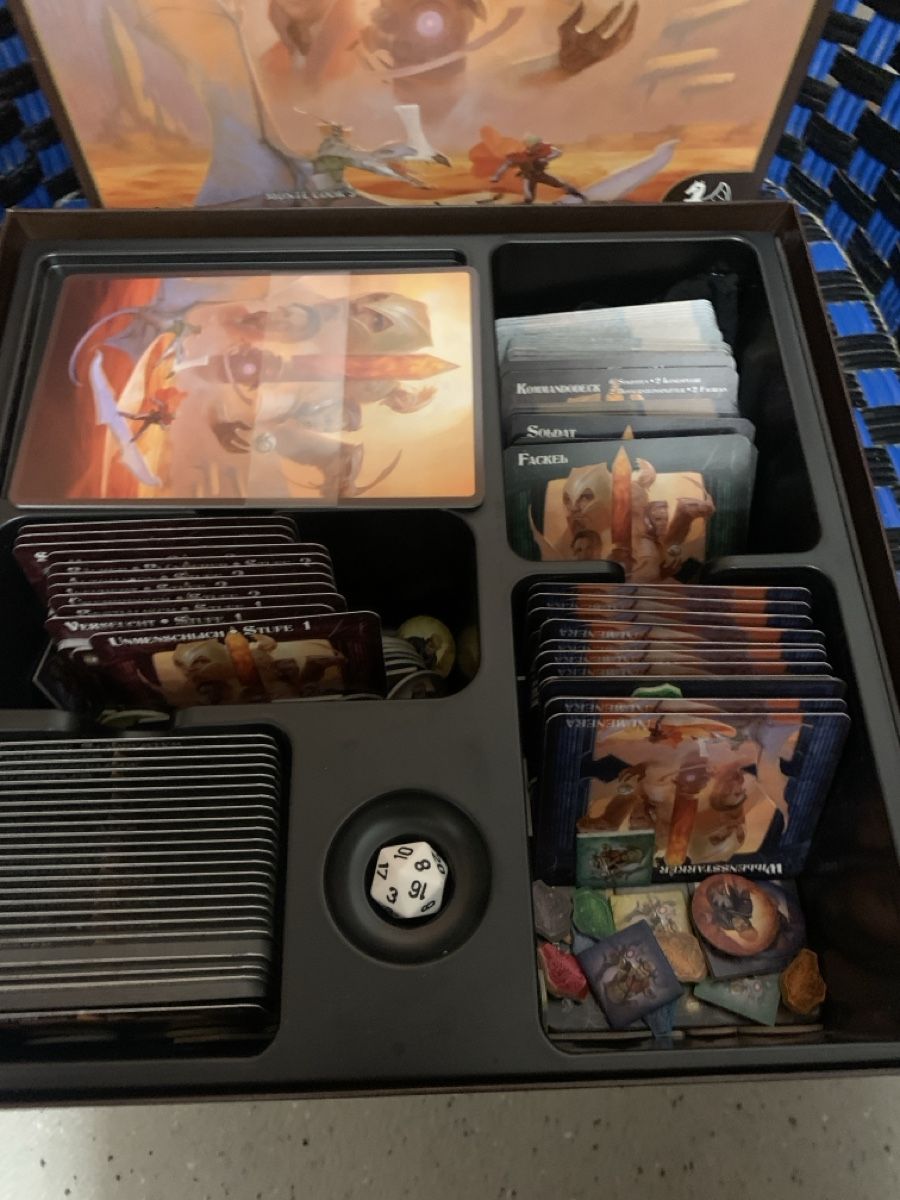 Giochi: Thunderstone Advance Numenera – Usato da Zug venduto da Starkeente 1