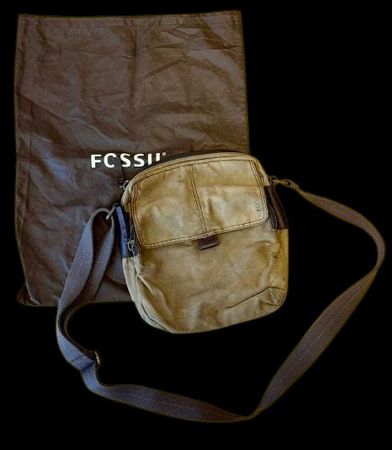 Borsa tracolla Fossil unisex, look vintage