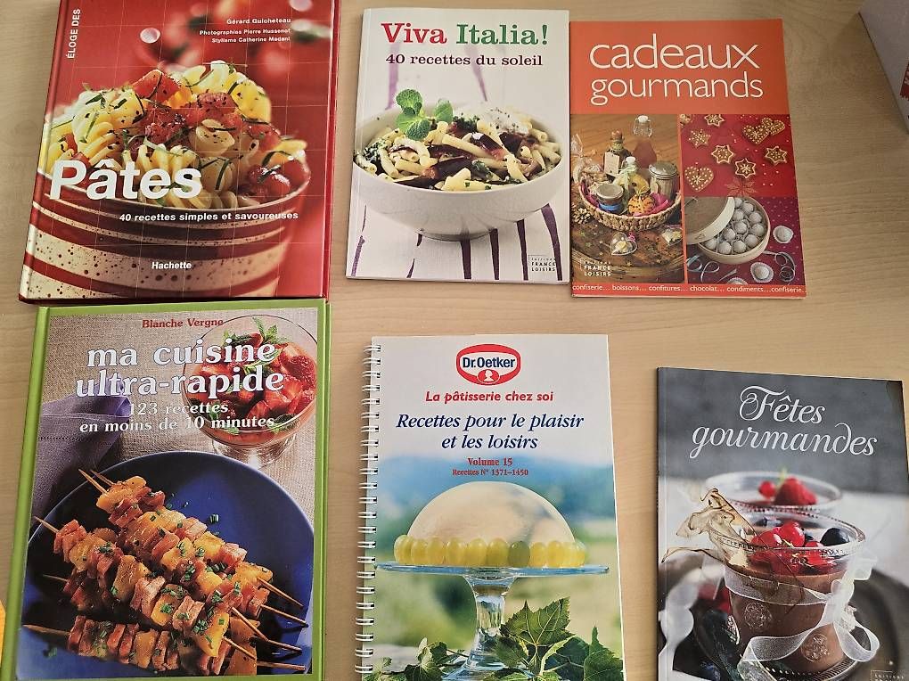 Bücher: 6 livre de recettes – Gebraucht aus Chavannes-Renens von Coco200