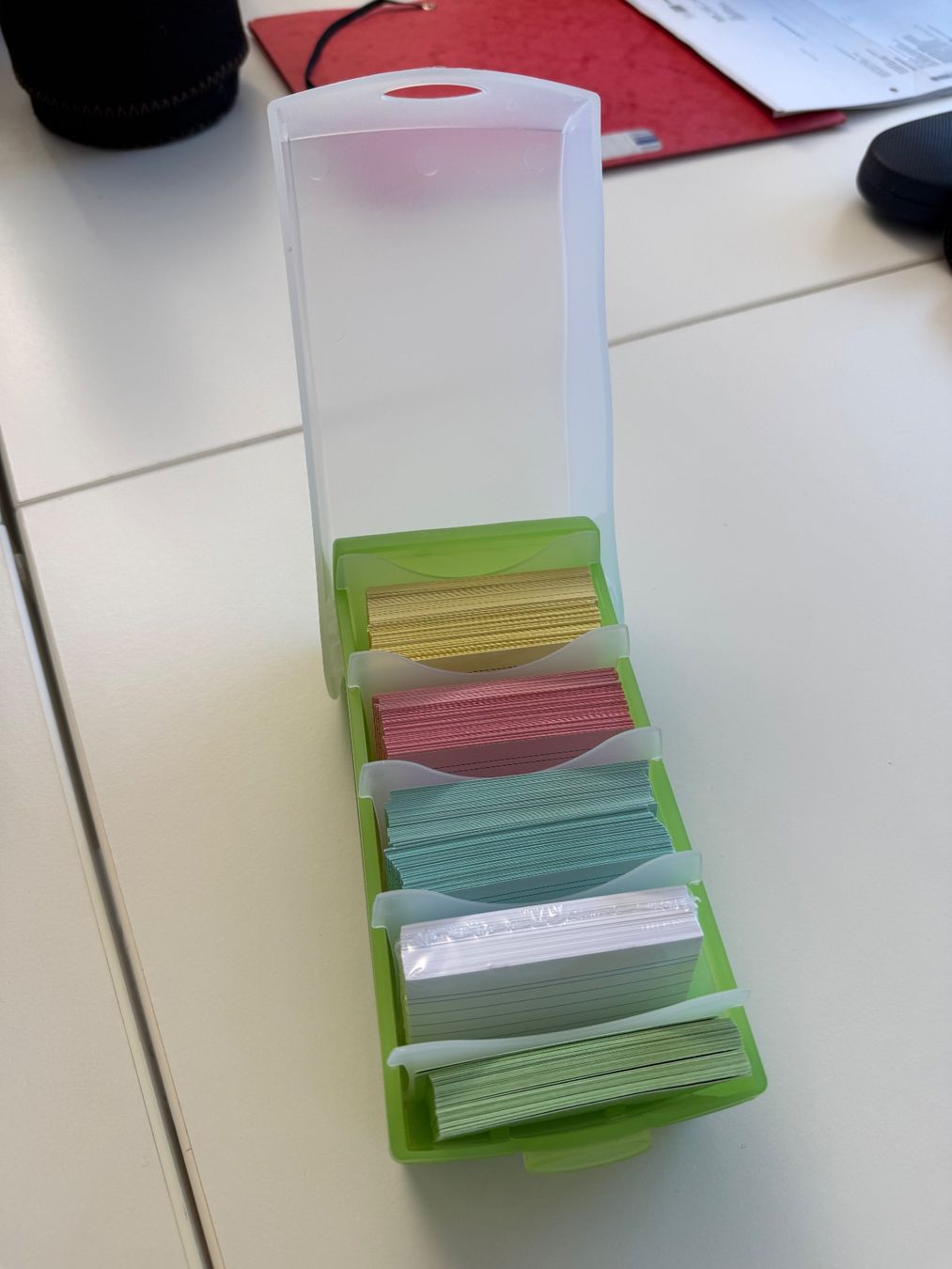 Biella Blocchi: Biella - Gut gefüllte Registerkartenbox Kunststoff – Usato da Jonschwil venduto da sutfra12