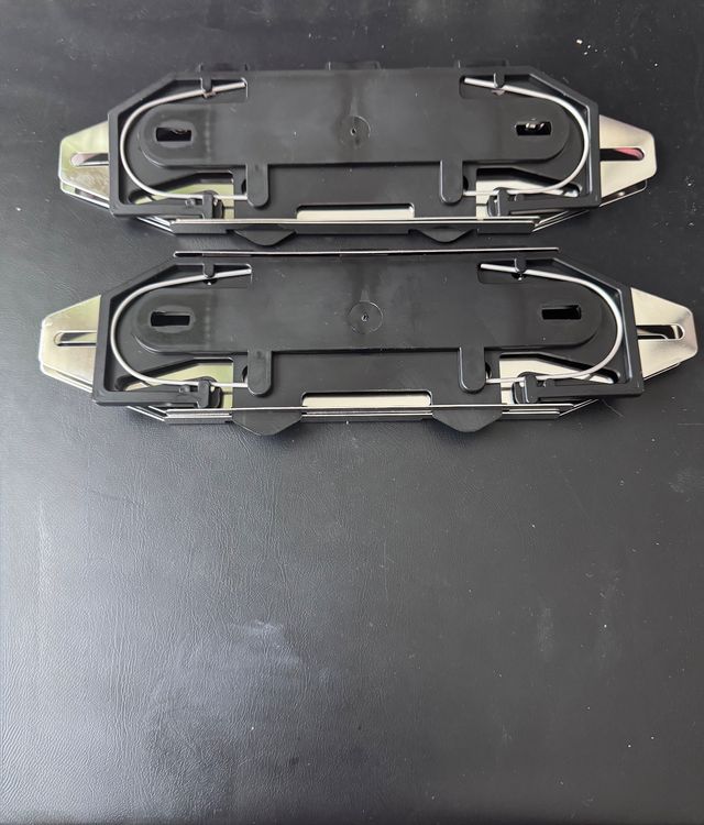 Tutti pezzi di ricambio auto: Menotec Wechselnummerhalter Garnitur für 2 Autos – Nuovo (secondo la descrizione) da Wolfhausen venduto da ResalePoint 3