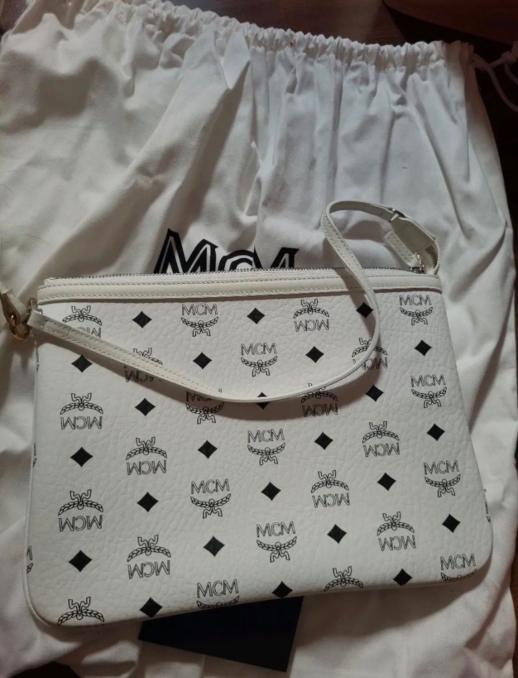 Mcm Taschen für Damen: MCM Pochette weiss – Neu (gemäss Beschreibung) aus Triesen von atos87