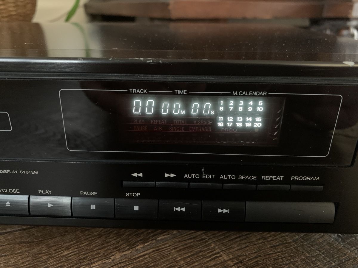 Denon Multimediaplayer & Streamer: Denon DCD-520 CD Player – Gebraucht aus Basel von ece2108 4