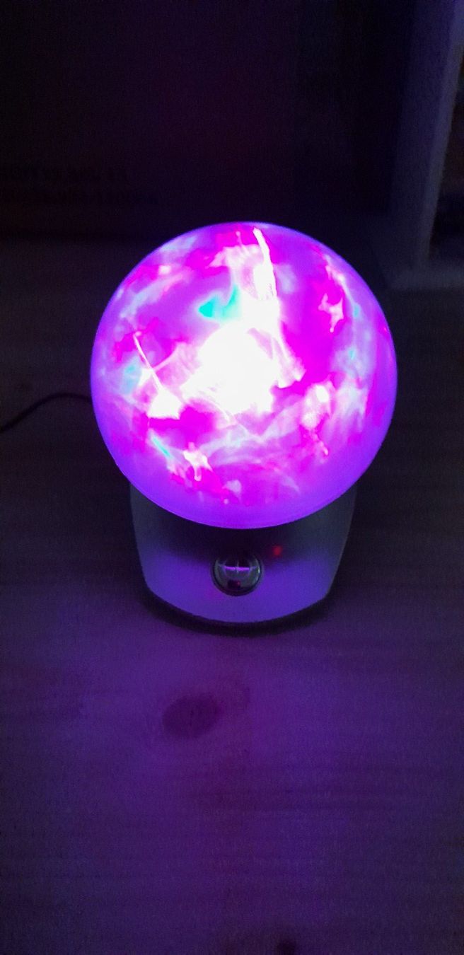 Lampade: Tisch-Lampe Laser kugel mit versch. Farben – Usato da Gansingen venduto da Lisa-Jane 2