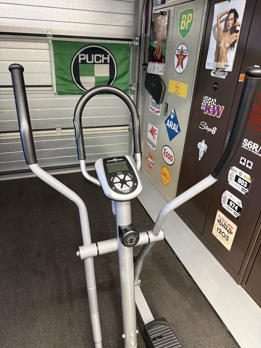 Hometrainer: Crosstrainer super Zustand  – Gebraucht aus Widnau von RetoW01 1