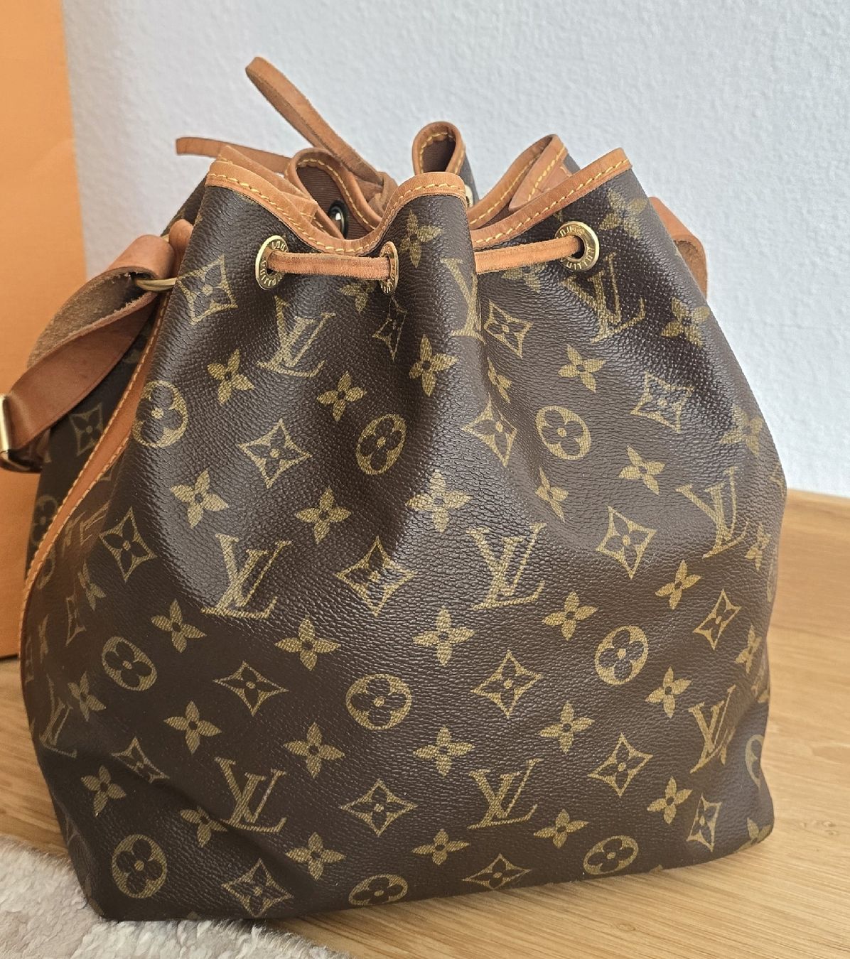 Louis Vuitton Taschen für Damen: Louis Vuitton Petit Sac Noe Monogram Canvas.   – Gebraucht aus Niederteufen von Mira_72 2