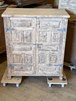 ART 1063-H Meuble espagnol sablé